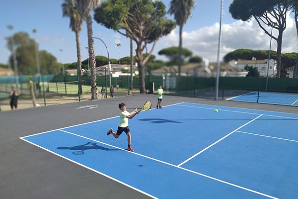 Tenniskurse bei der Tipsarevic Tennis Academy in Andalusien Bild 1