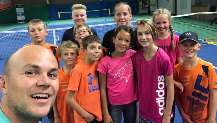 Tennis kids with Ruben Neyens