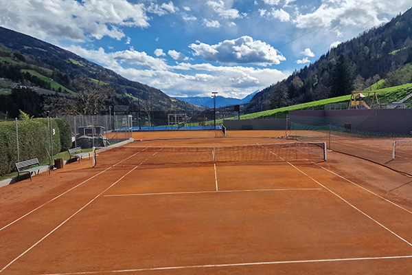 reisebericht tennishotel sonnenalm tennisplatz