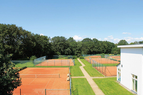 Tennishotel RacketInn Tennisplaetze TennisTraveller