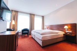 Tennis Hotel-Kocks-Room-TennisTraveller