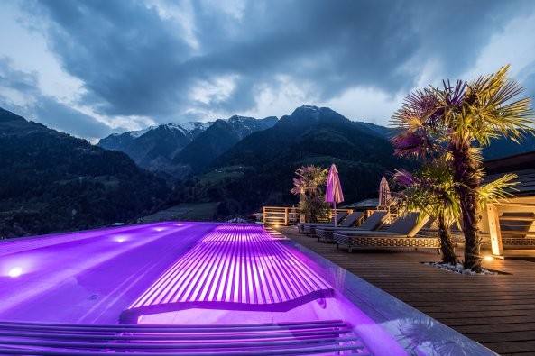tennis-hotel-andreus-south-tirol-evening