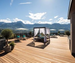 tennishotel-lamaiena-suedtirol-dachterrasse