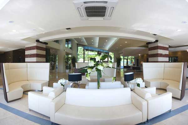 TennisTraveller Tennishotel FlamingoGrand Albena Lobby