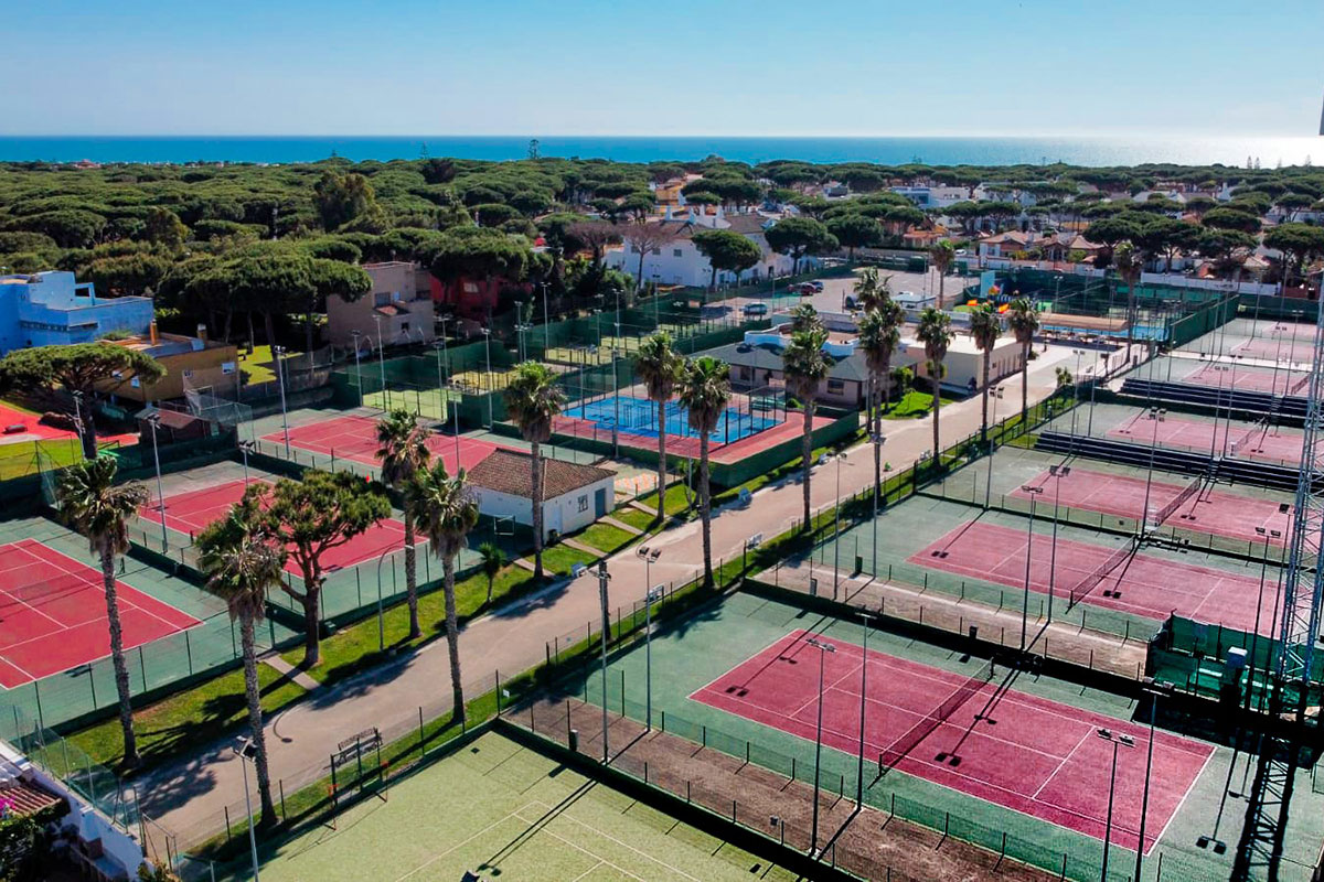 Tennisurlaub für Trainer, Vereine und Gruppen im Club La Barrosa in