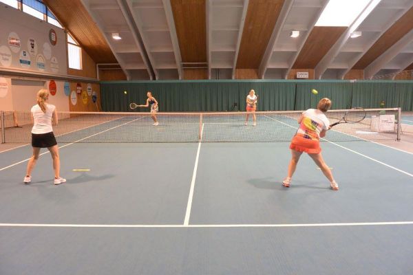 Tennishotel Hirschen Wildhaus Tennistraining Halle2