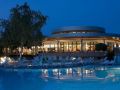 Tennishotel Ralitsa by night