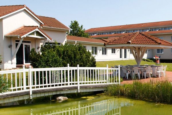 tennishotel transworldhotel auefeld ansichtx800