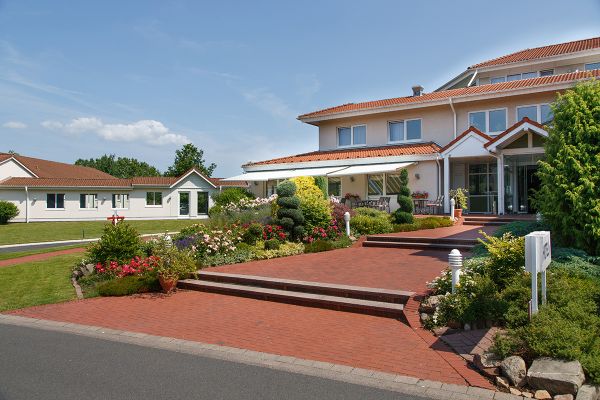 tennishotel transworldhotel auefeld ansicht eingangx800
