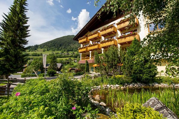 kaerntnerhof tennishotel ansichtx800 ikarus