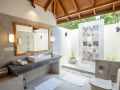 tennishotel reethi faru resort beach villa bad