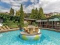 tennis hotel land good height pool2