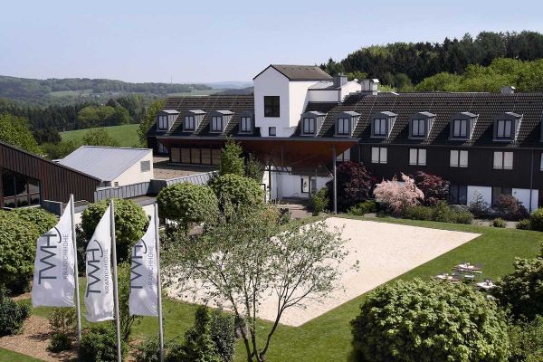 tennis hotel kranichhoehe restaurant view