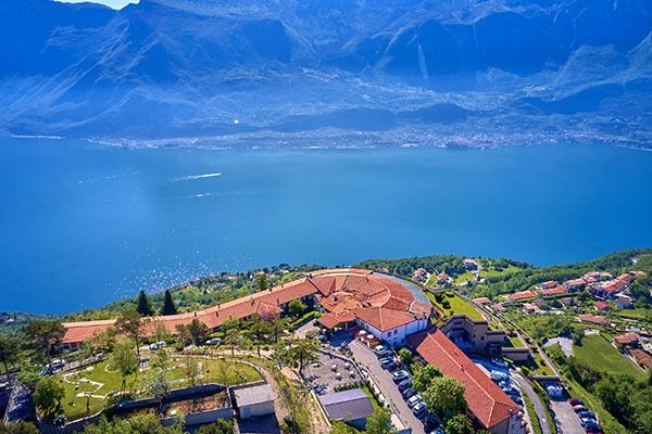 tennishotel le balze gardasee ausblick
