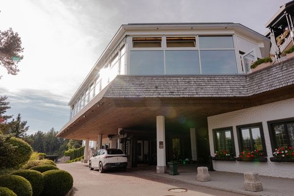 tennishotel vier jahreszeiten schluchsee eingang