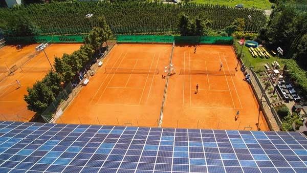 Tennishotel Prokulus Suedtirol Italien Tennisplaetze