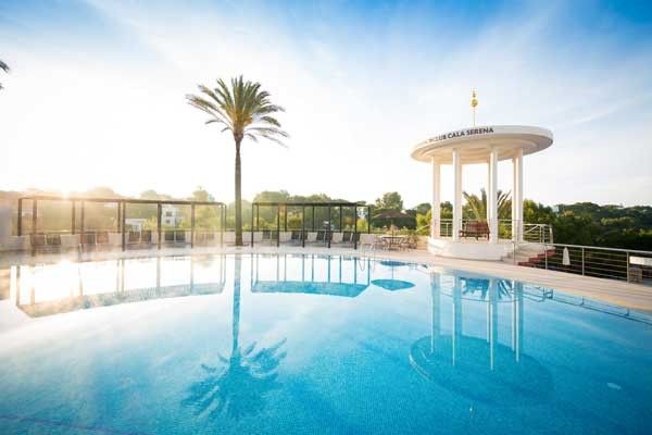 TennisTraveller Tennis Hotel Robinson Club Mallorca Pool1