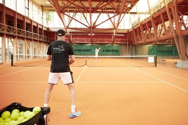 Tennis Saisonvorbereitung Hotel Post Bezau Training Halle