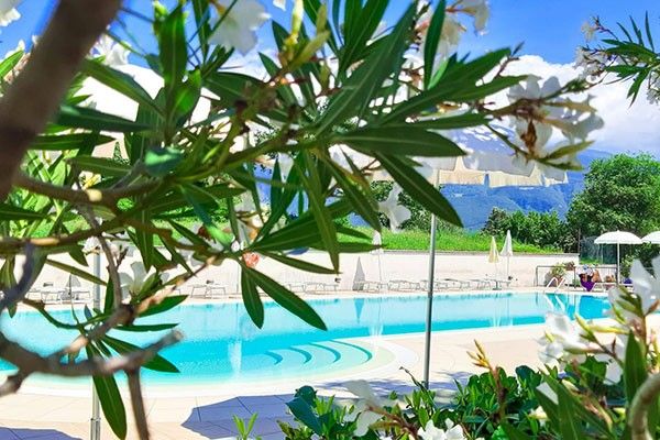 tennishotel zanzanu gardasee pool2