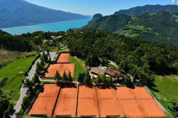 Tenniscamps mit der Tennisschool am Gardasee im Tennishotel ...