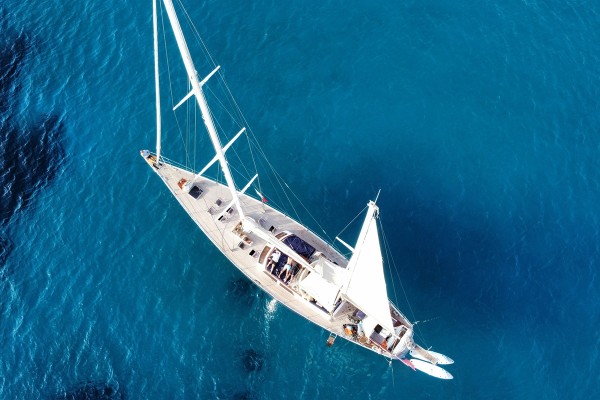 Yacht Tenniscamps by TAP auf den Balearen Bild 1