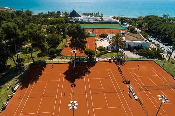 Tenniskurse im Rafa Nadal Tennis Center im Don Carlos Marbella